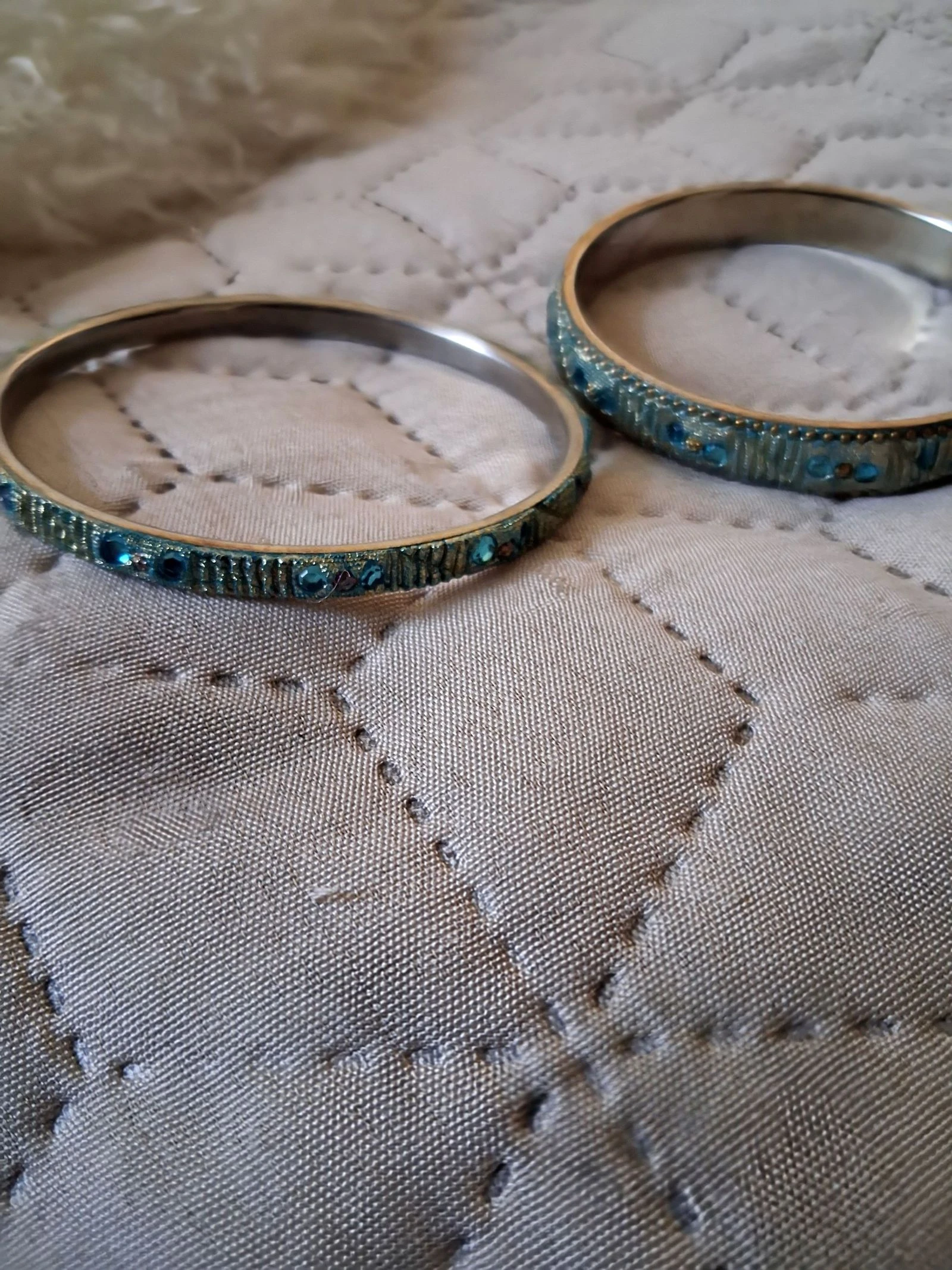 Bonito lote de 2 pulseras rígidas estilo bohemio-chic azul turquesa – photo 10